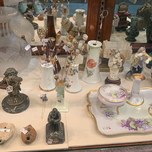 Meet your Posher Wooden Skate Antiques & Jewelry - Picture 4 of 4